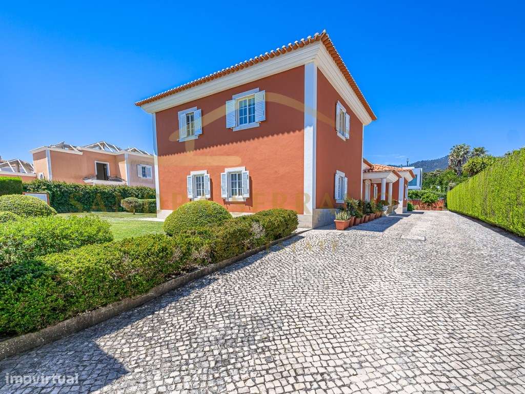 Moradia de traça tradicional com 7 assoalhadas-48