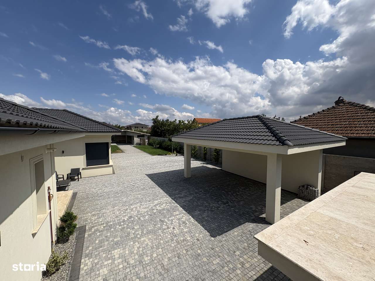 Casă De Vânzare La Cheie Bujac (sau schimb cu apartament + diferență) - Imagine principală: 4/18