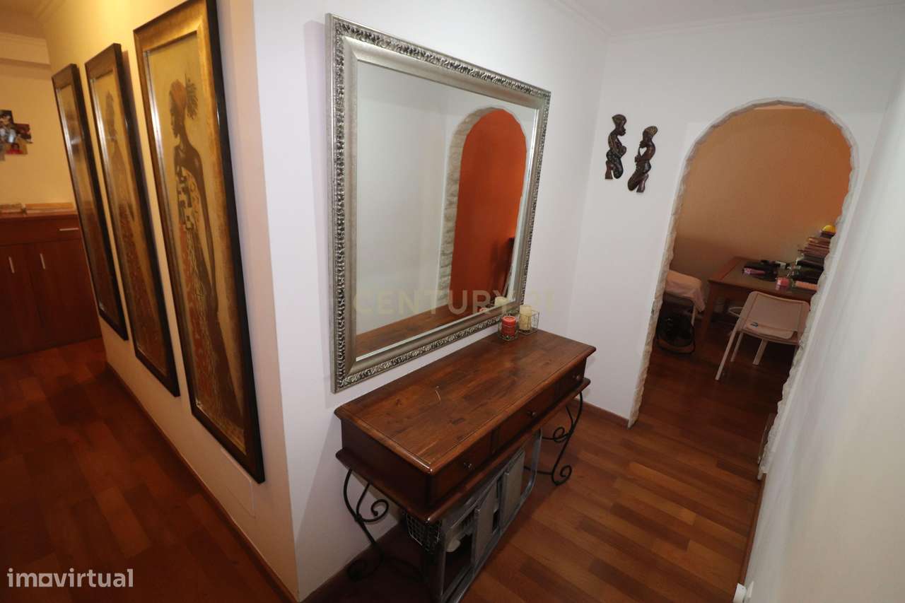 Apartamento T2 em Excelente Estado – Casquilhos, Barreiro-4