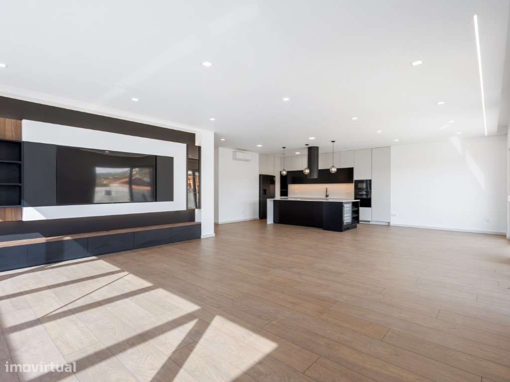 Penthouse T3 Luminosa, Confortável e Eficiente, perto das Praias - Grande imagem: 5/40