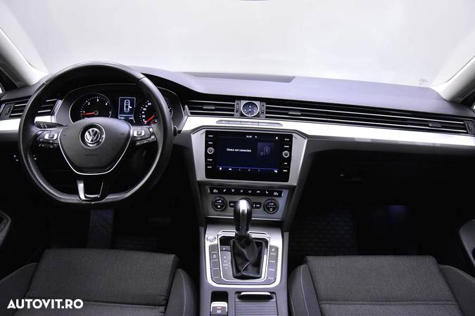 Volkswagen Passat - 9