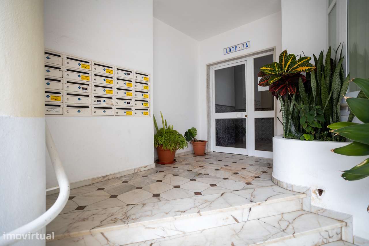 Apartamento T2 com Vista Mar e Conforto Familiar em Lagos!-25