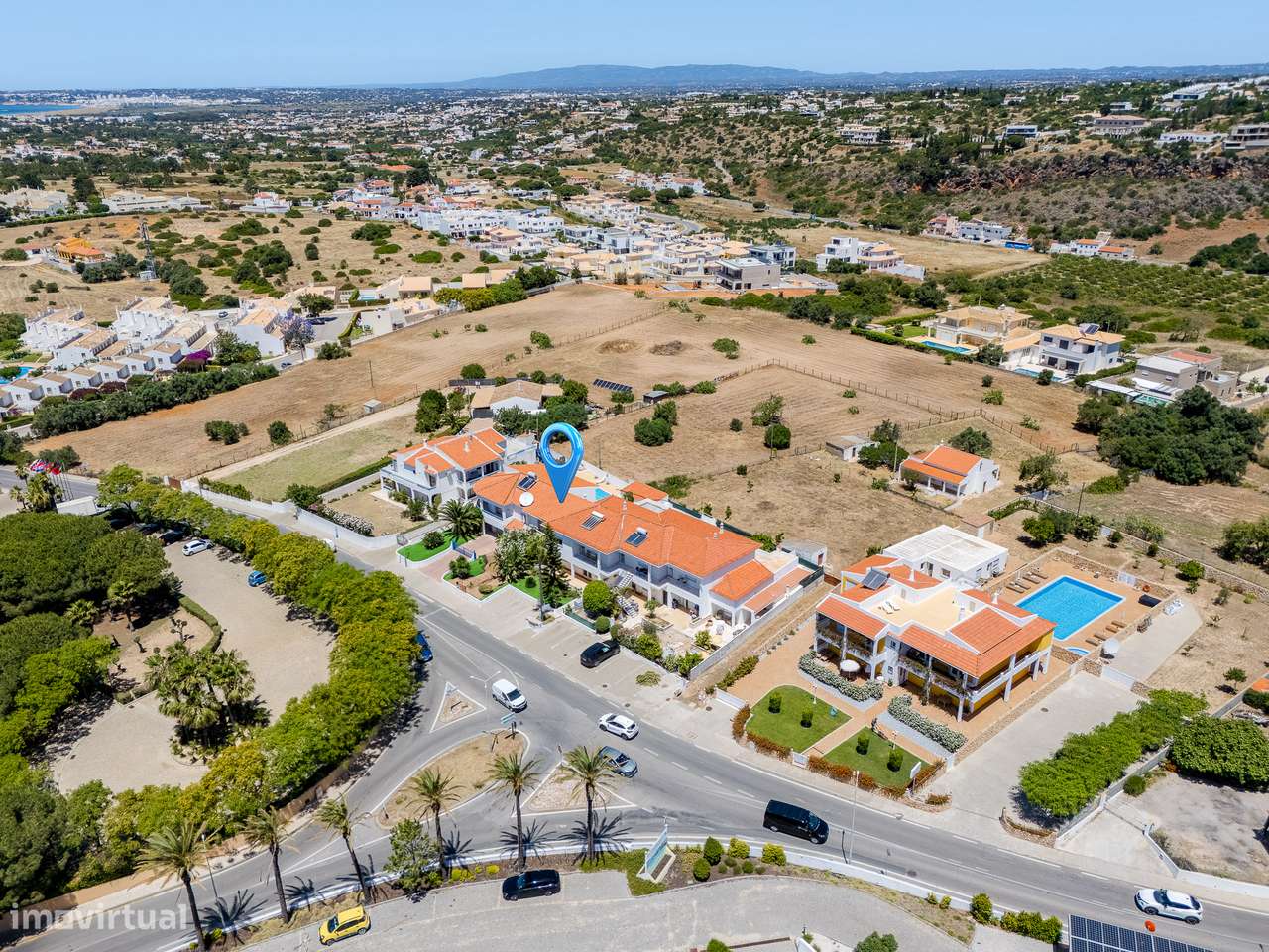 Entre o Mar e a Exclusividade – T1+1 Renovado em São Rafael-6