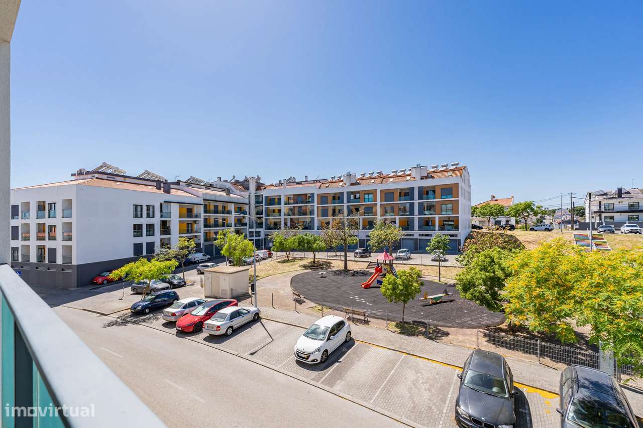 Excelente Apartamento T3+1 Duplex na Quinta da Fábrica, Vale de Milhaç-25