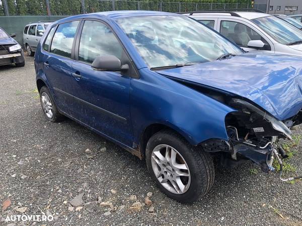 Dezmembrez VW Polo 9N 2007 1.2 BME - 4