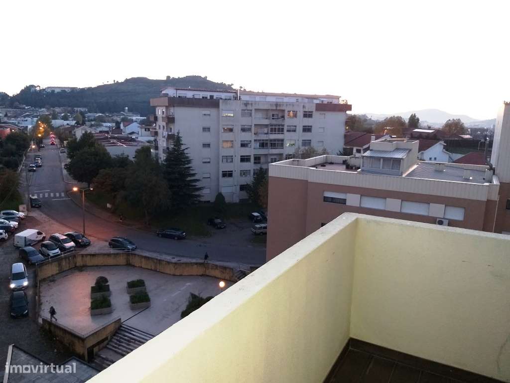 Apartamento renovado T3 c/ rendimento em São Vítor-6