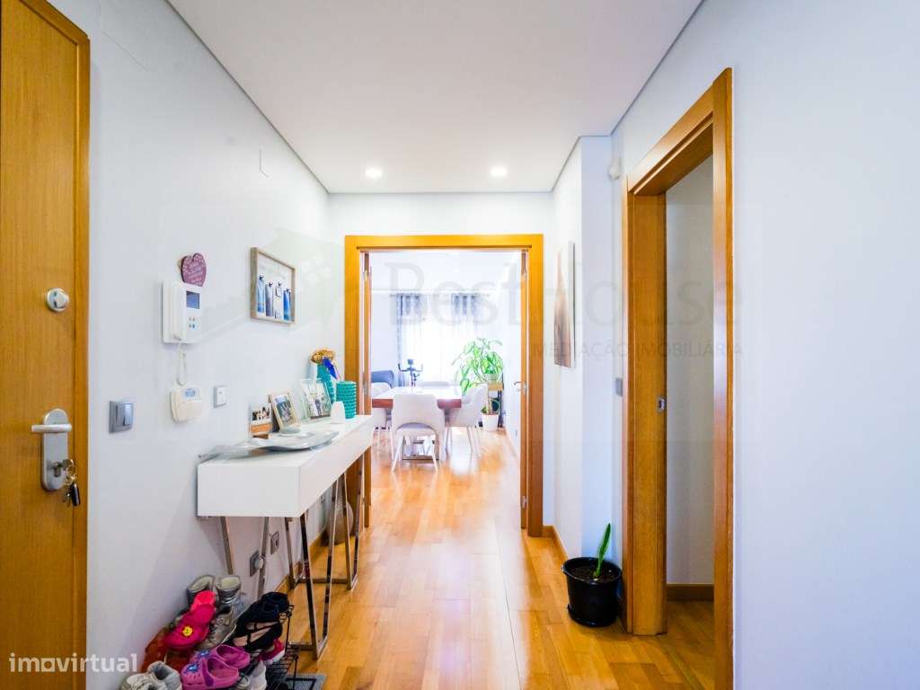 T3 Queluz com Terraço , garagem e suite.-7