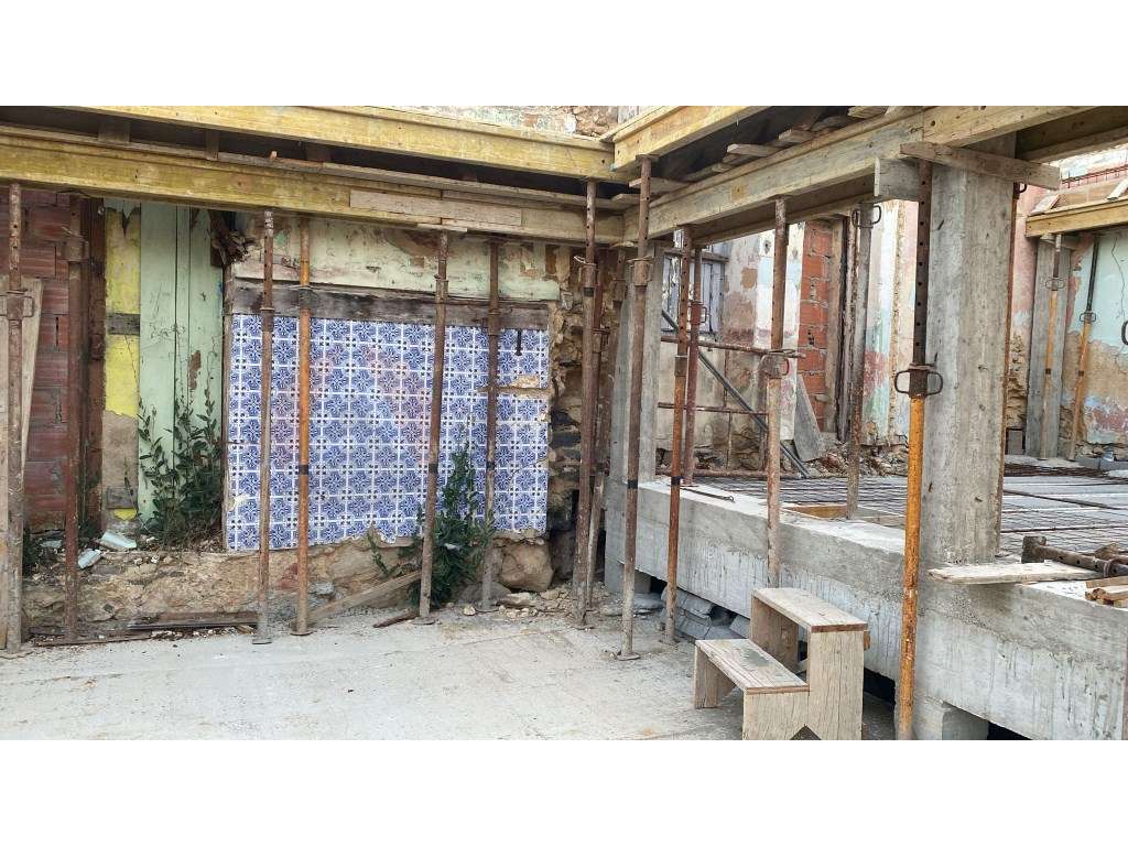 Moradia T2 Duplex com terreno, Belas-8