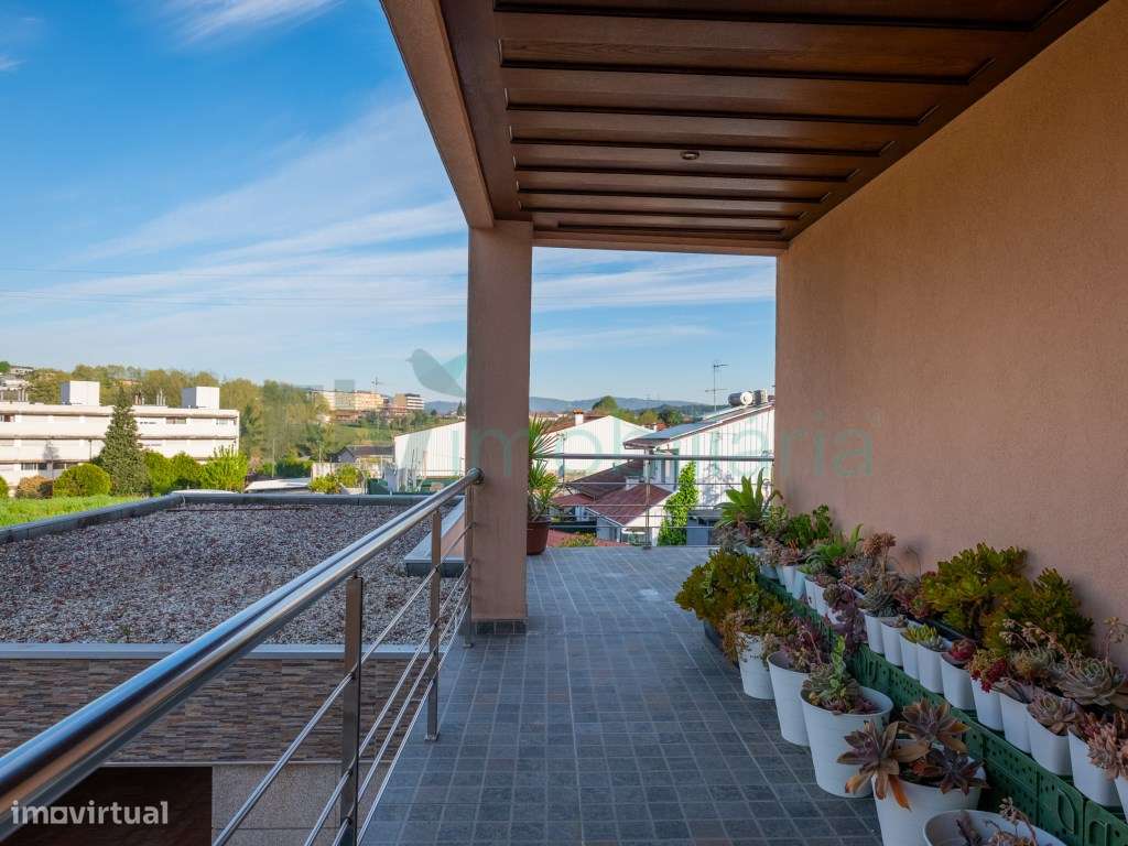 Moradia T3 em Fermentões com Piscina e Zona de Churrasqueira-42