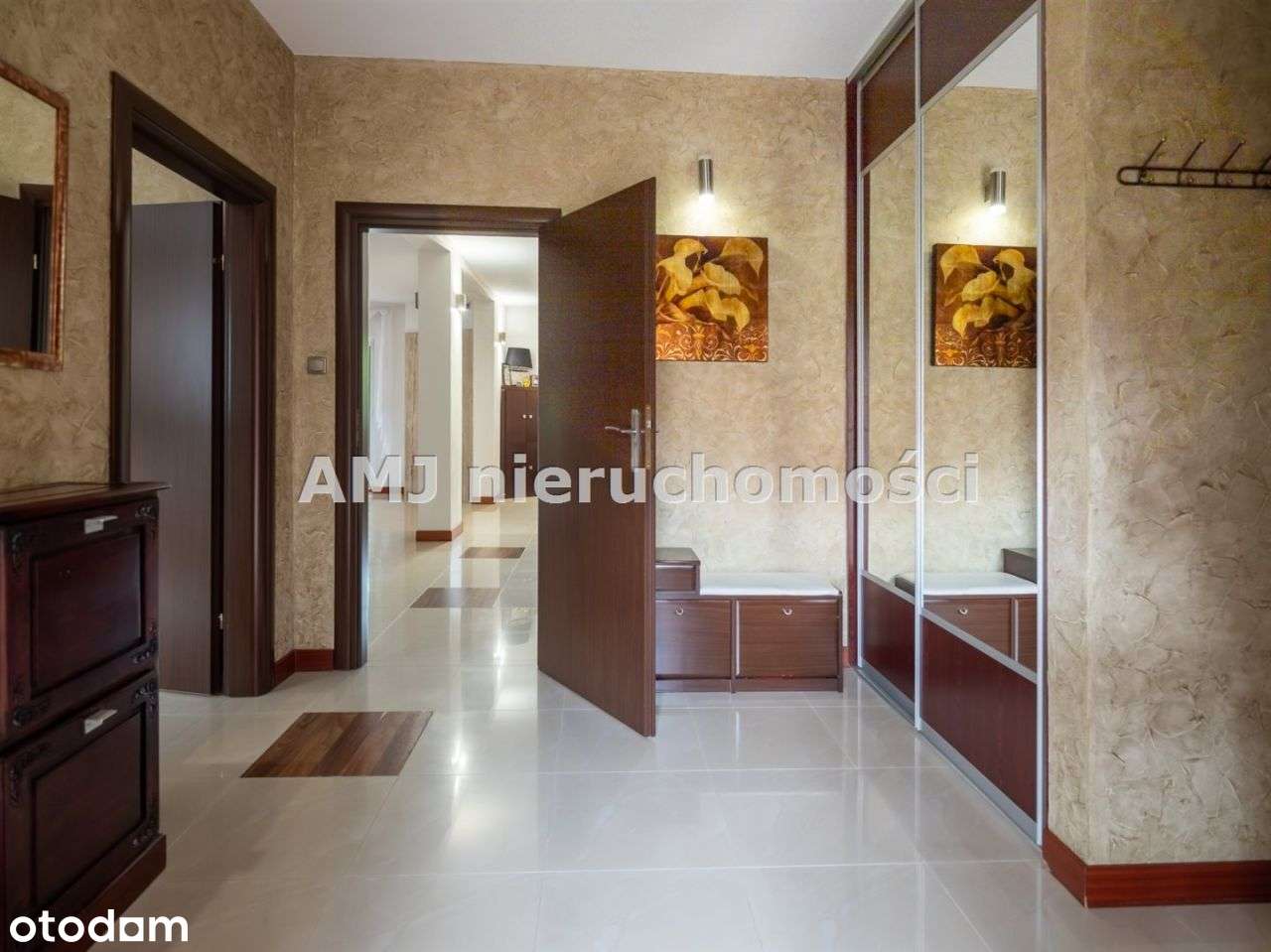 Dom marzeń w otoczeniu lasu-11