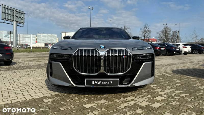 BMW Seria 7 M760e PHEV xDrive sport - 3