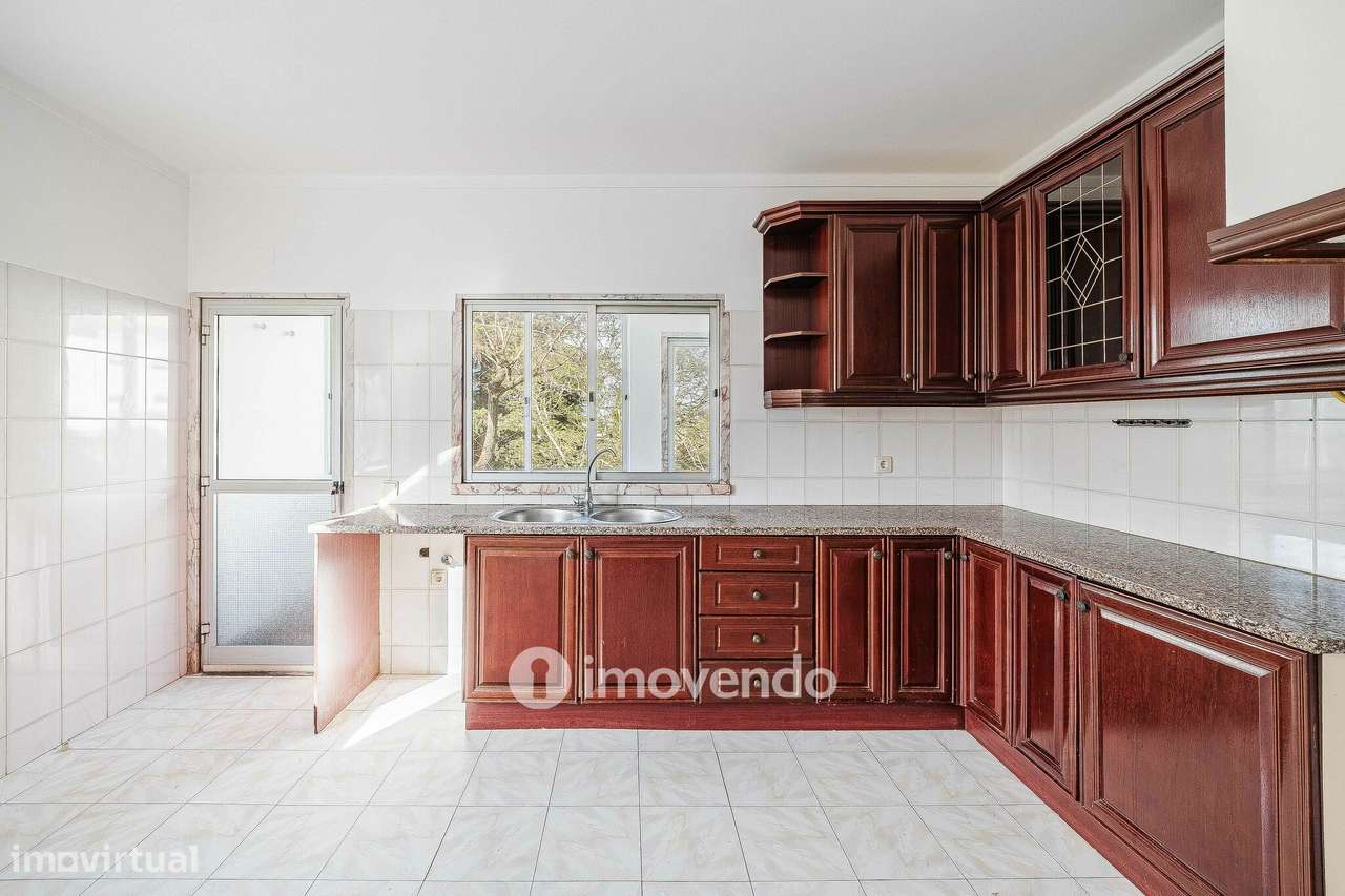 Apartamento T3 pronto a habitar, com áreas amplas, no centro de Mafra - Grande imagem: 3/52