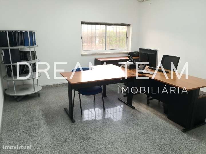 Armazém com escritório no Vale do Alecrim -  Pinhal Novo-17