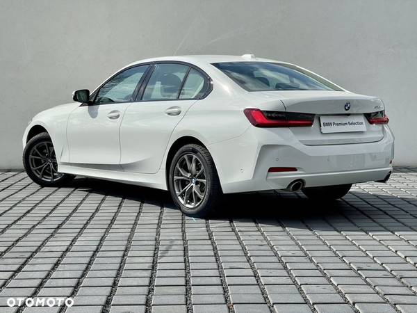 BMW Seria 3 318i - 5