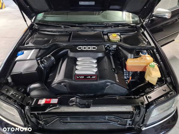 Audi S8 - 10