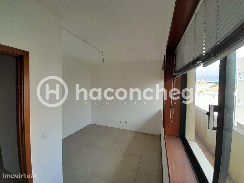 Escritório T0 Arrendamento em Barcelos, Vila Boa e Vila Frescainha (Sã - Grande imagem: 4/7