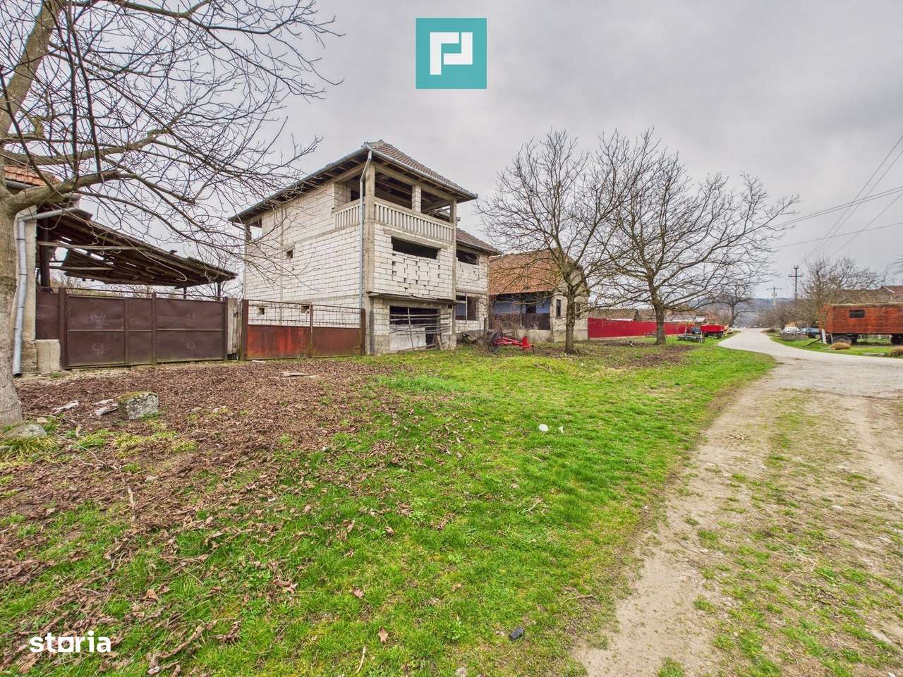 Casă la roșu în localitatea Almaș, Arad. - Imagine principală: 2/19