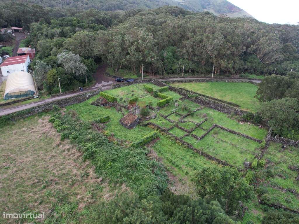 Terreno com viabilidade de construção na zona do Pinheiro, Praia, I... - Grande imagem: 3/16