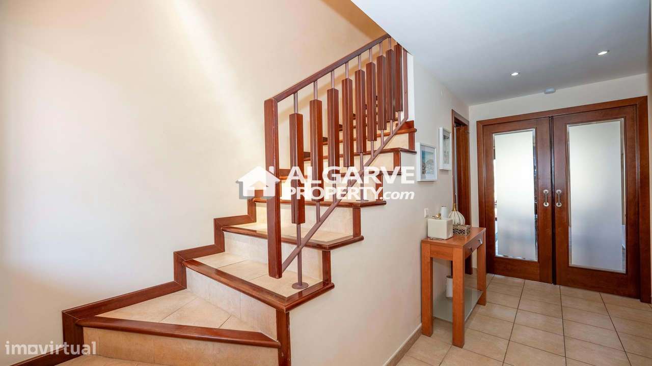 Moradia V4 junto ao Campo de Golfe da Vila Sol, Algarve-16