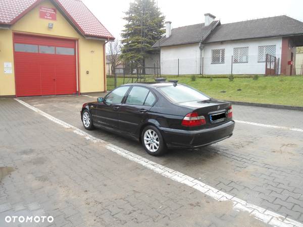 BMW Seria 3 318d - 4