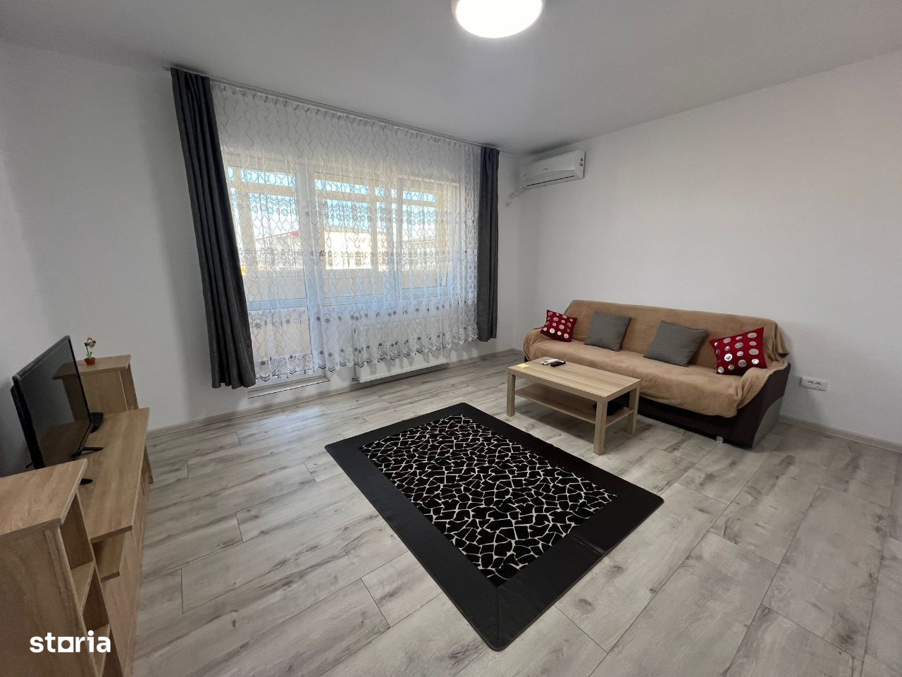 Inchiriere apartament cu 2 camere decomandat - 10 min fata de metrou