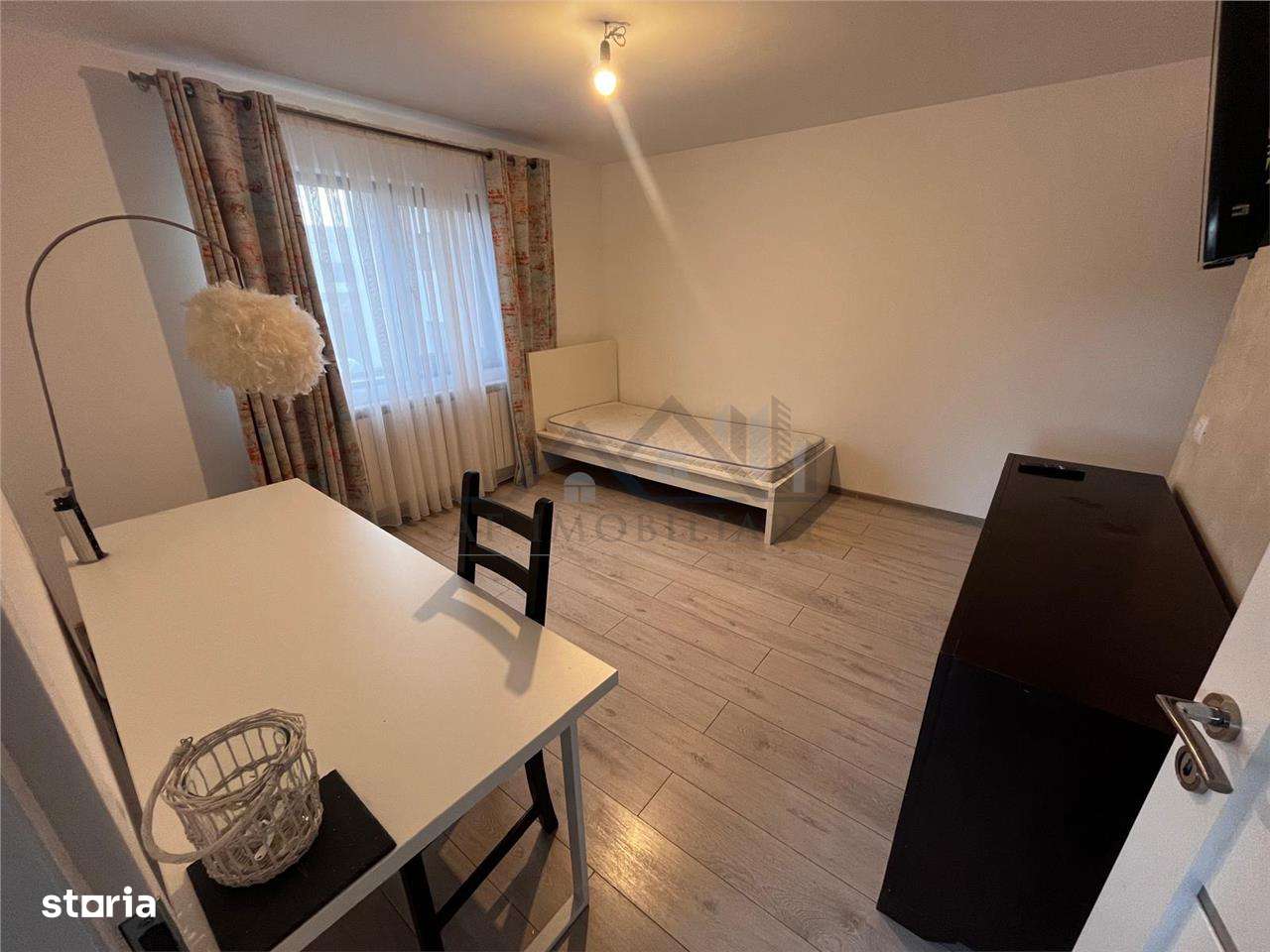 Casa cu piscina si foisor zona Rediu - Imagine principală: 4/16