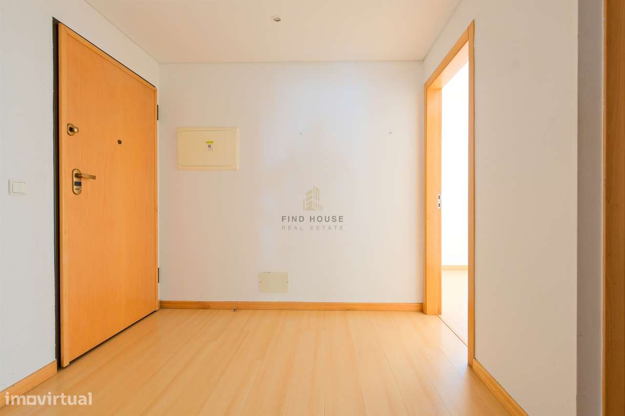 Arrenda-se T1 com garagem no Parque de São Domingos, em São Domingos d - Grande imagem: 2/28