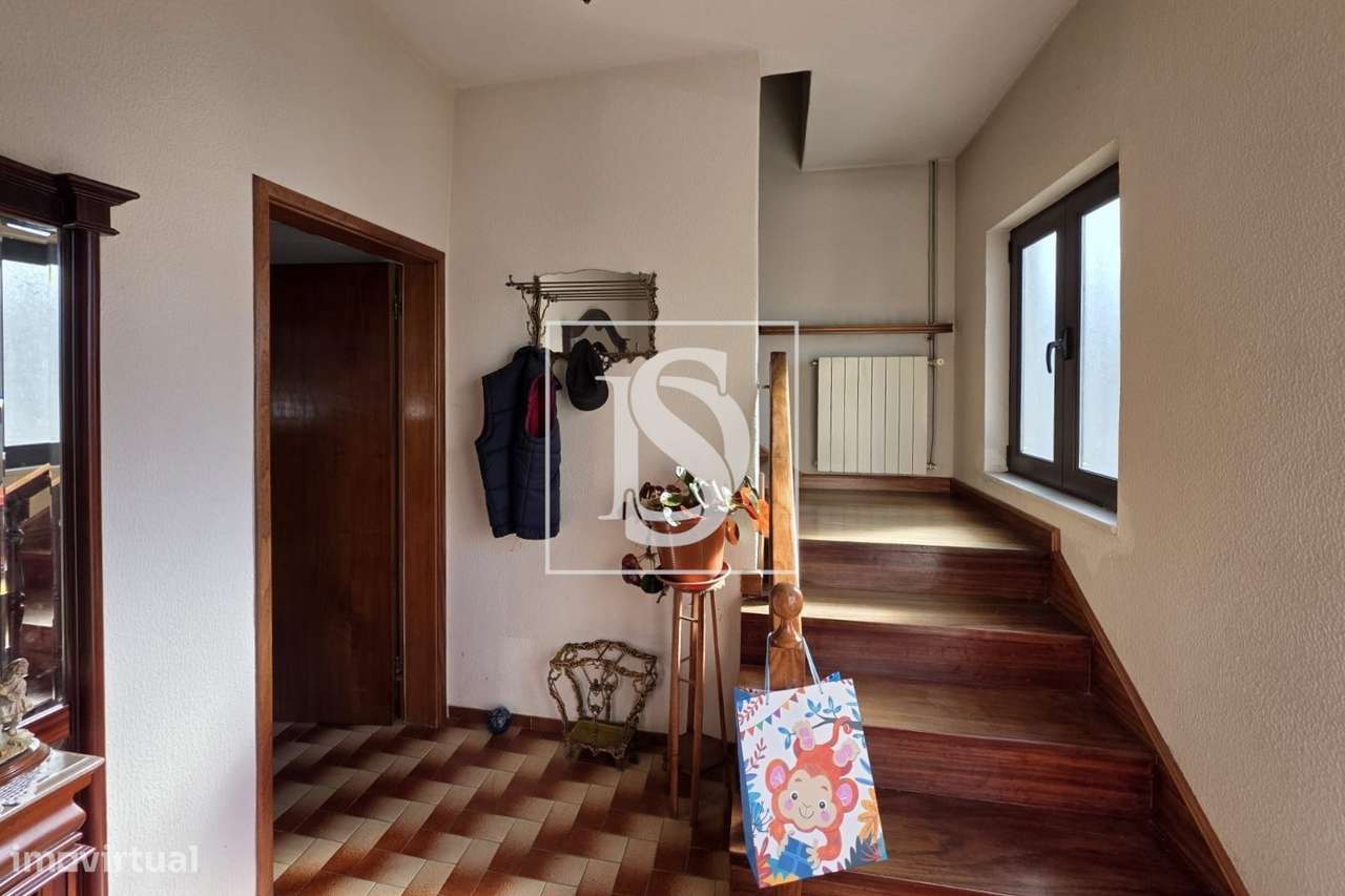 Moradia T6 no centro de Tondela-7