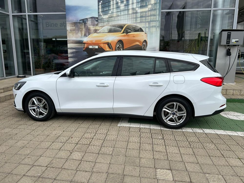 Ford Focus - foto 6