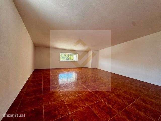 ​Moradia T3 Restaurada no Centro de Escapães-32