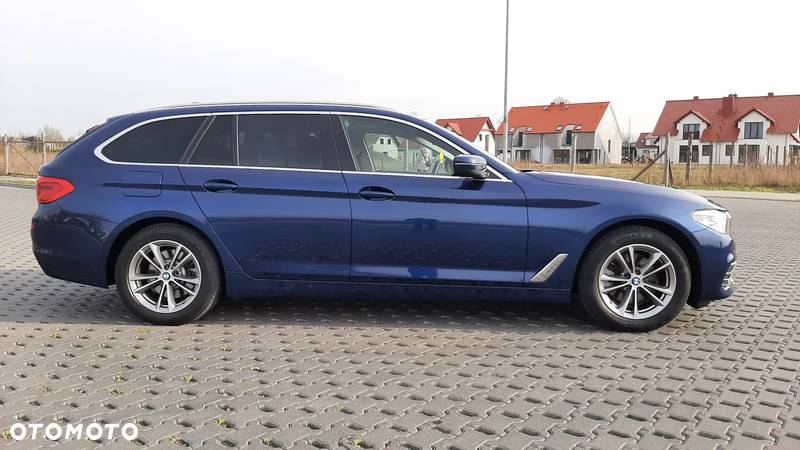 BMW Seria 5 520d xDrive Touring - 12