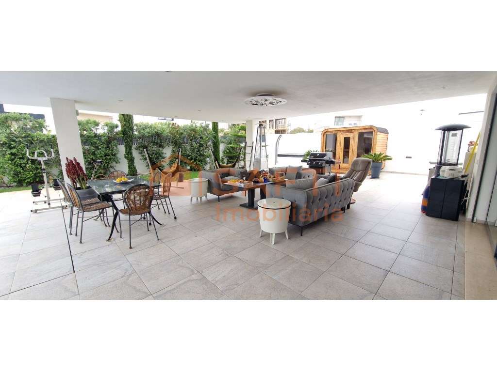 Magnifica Moradia T3 com piscina acabamentos de luxo - Grande imagem: 4/30