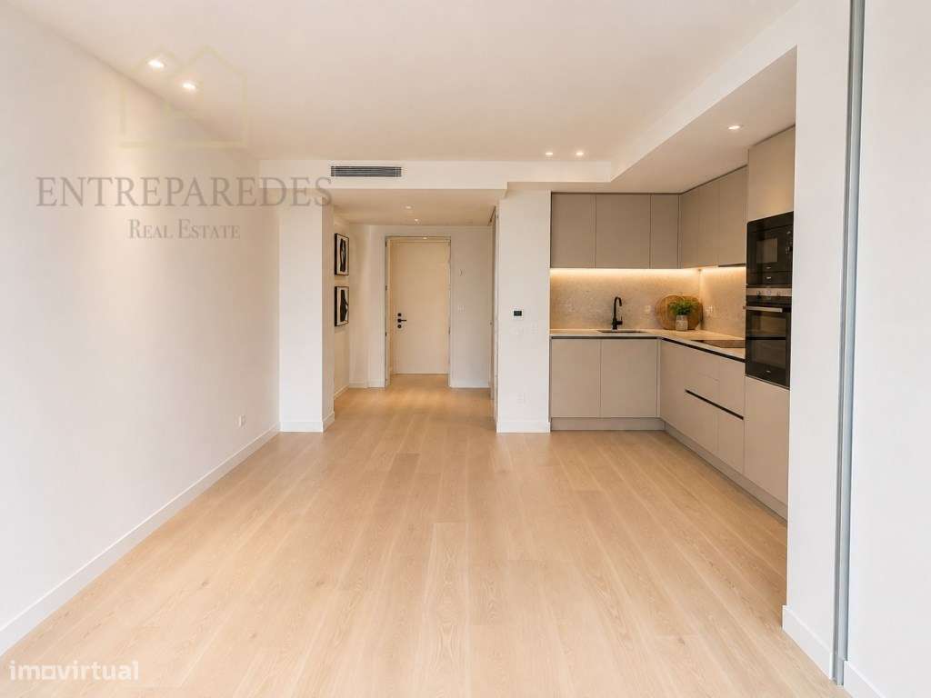 Apartamento T1 com lugar de garagem e varanda para comprar - Antero...-2