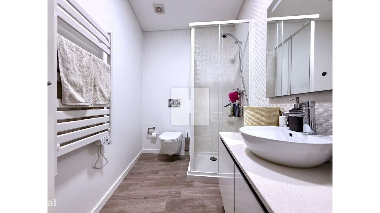 Apartamento T3 Seminovo c/ Terraço-38