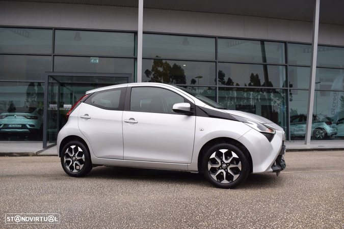 Toyota Aygo 1.0 X-Play Plus - 1