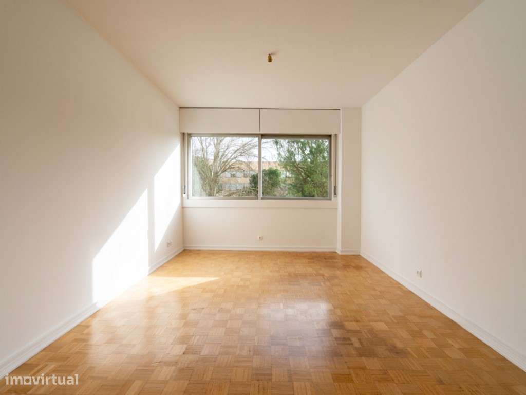 Apartamento T2 com lugar de garagem na Quinta da Luz - Grande imagem: 2/22