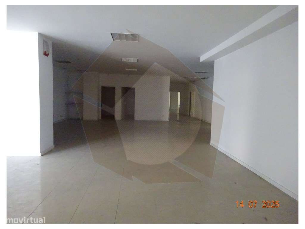 COMERCIAL - PORTO - Grande imagem: 5/29