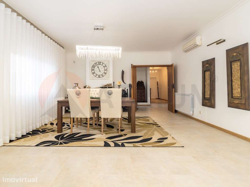 Exclusiva Moradia T6 com Quintinha, Piscina e Elevado Potencial de ...-9