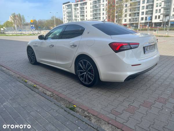 Maserati Ghibli - 4