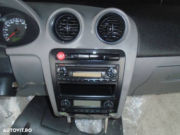 Plansa de bord cu airbag volan si airbag pasager Seat Ibiza din 2004 - 4