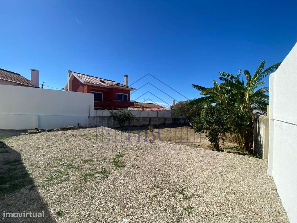 Moradia T4 com Amplo Jardim e Potencial de Remodelação em Alcabidec...-58