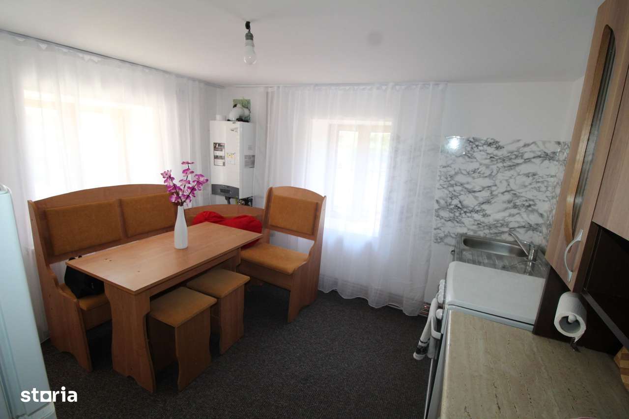 Casă cu teren 2122 m²,  utilități gaze+apă, Godinești - Imagine principală: 4/10