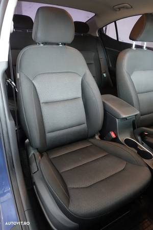 Hyundai Elantra 1.6 MPi Exclusive - 19