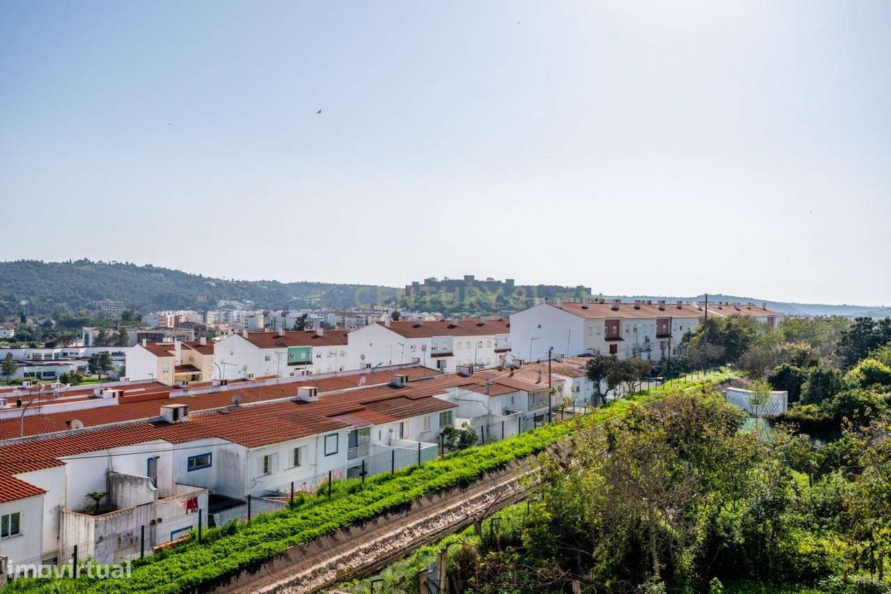 Silves | T3 com Varanda Panorâmica e Áreas Surpreendentes-27
