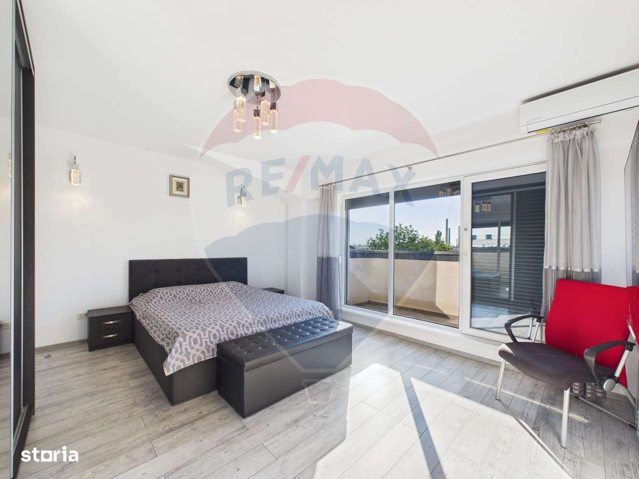 Apartament cu 3 camere superb cu terasa in zona Titan/Trapezului - Imagine principală: 2/14