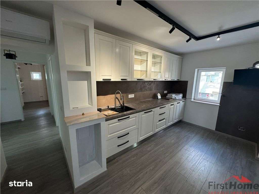 Ap 4 cam transformat in 3, et 1, renovat complet, zona Inspectoratul S-1