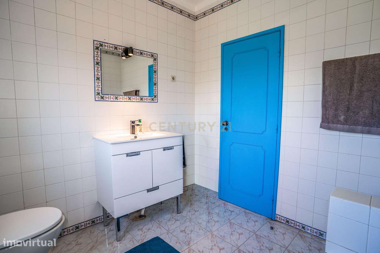 Moradia T3 localizada no Carvalhal, Bombarral-20