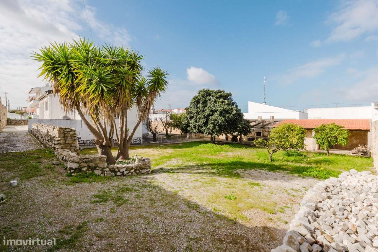 Moradia Independente T4 com Lote de 1.000 m2 em Fernão Ferro-16