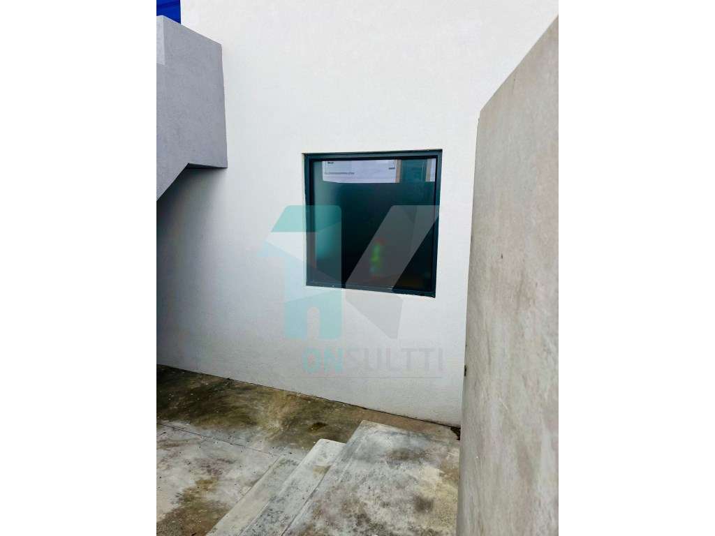 Moradia T3 + T2 em São João do Estoril - Alapraia-36