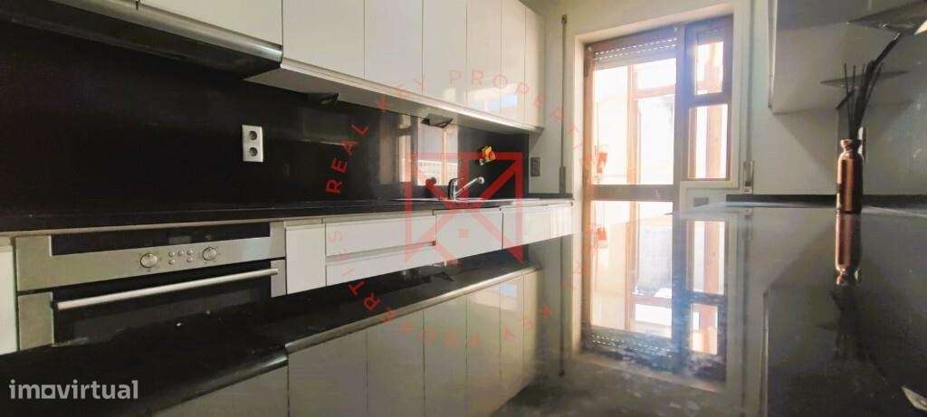 Apartamento T4 - Pinheiro Manso - Grande imagem: 4/20